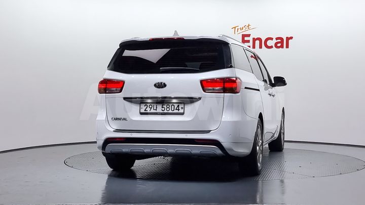 Kia Carnival 2015 — 4