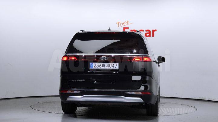 Kia Carnival 2021 — 4