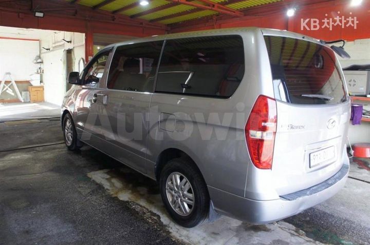 Hyundai Starex 2018 — 5