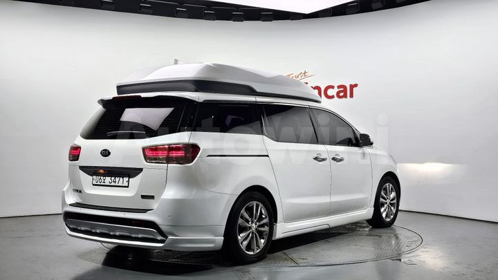 Kia Carnival 2017 — 2