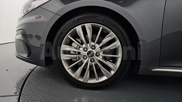 Kia K5 2019 — 5