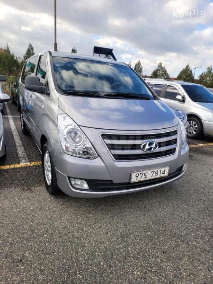 Hyundai Starex 2017 — 2