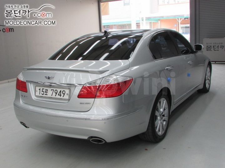 Hyundai Genesis 2008 — 4