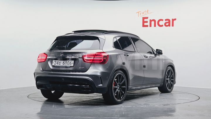 Mercedes Benz GLA Class 2015 — 2