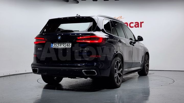 BMW X5 2021 — 2