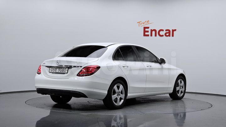 Mercedes Benz C Class 2018 — 2