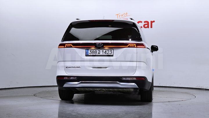 Kia Carnival 2021 — 4