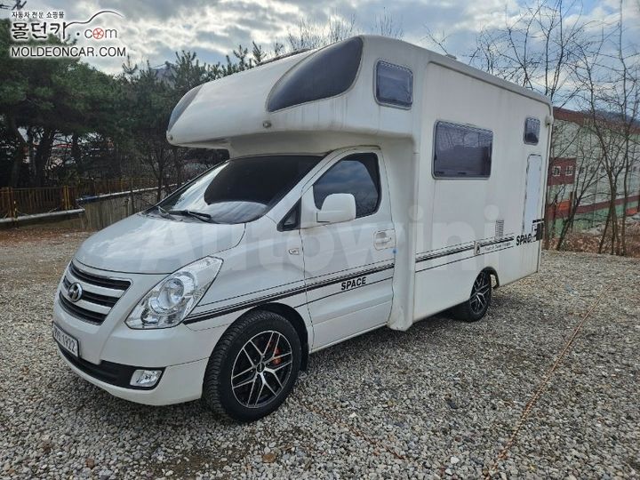 Hyundai Starex 2018 — 2