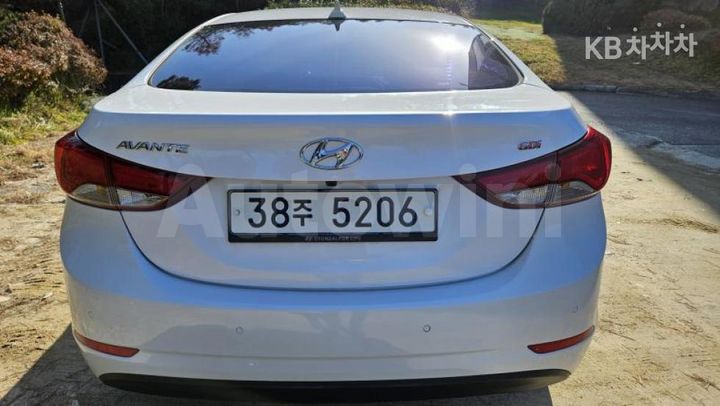 Hyundai Avante 2014 — 5