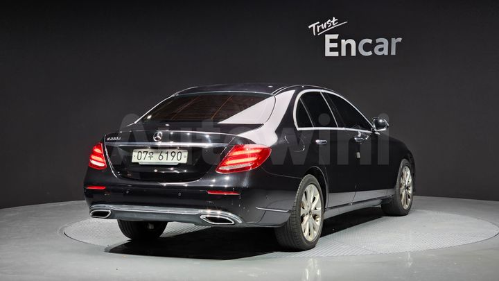 Mercedes-Benz E Class 2018 — 2