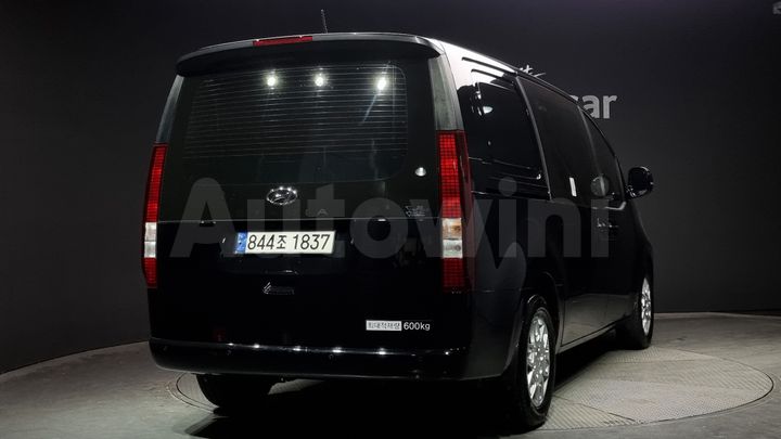 Hyundai Staria 2024 — 2