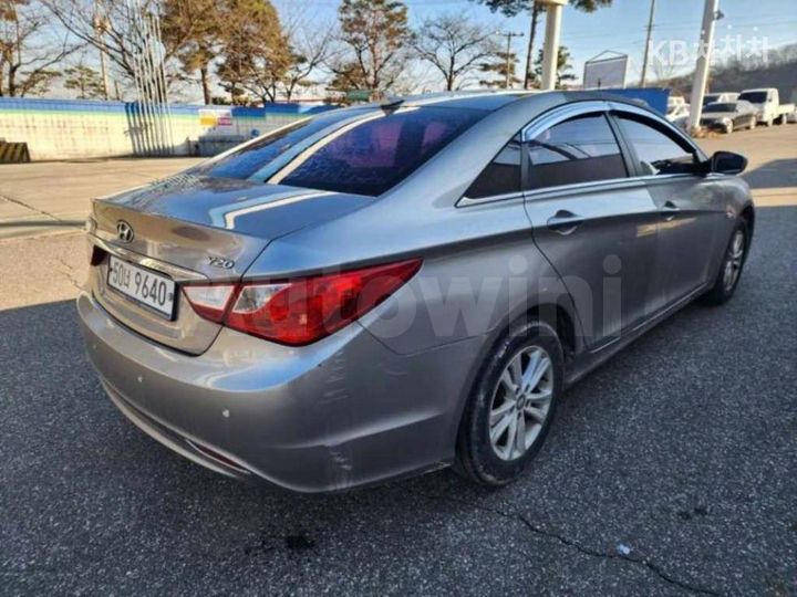 Hyundai Sonata 2011 — 5