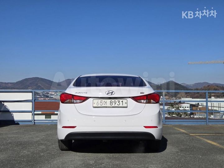 Hyundai Avante 2015 — 4