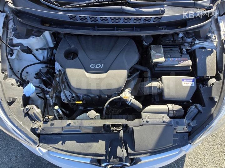Hyundai Avante 2015 — 5