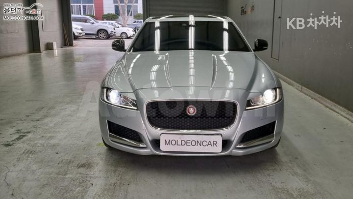 Jaguar XF 2018 — 3
