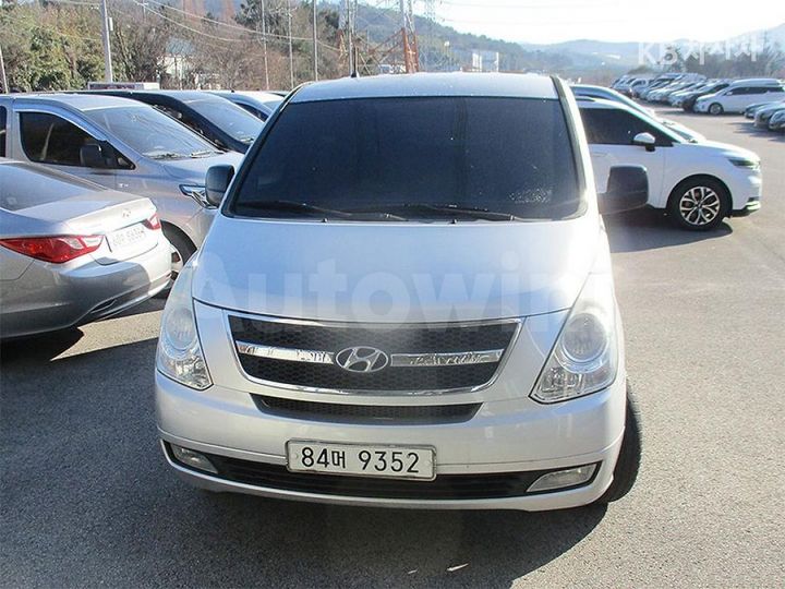 Hyundai Starex 2009 — 2
