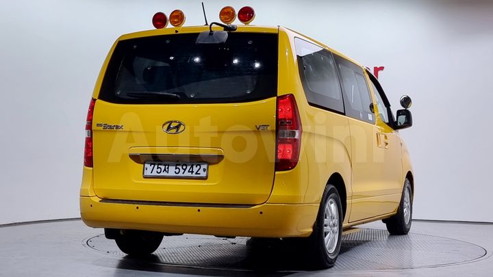 Hyundai Starex 2016 — 2