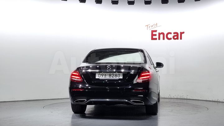 Mercedes Benz E Class 2018 — 4
