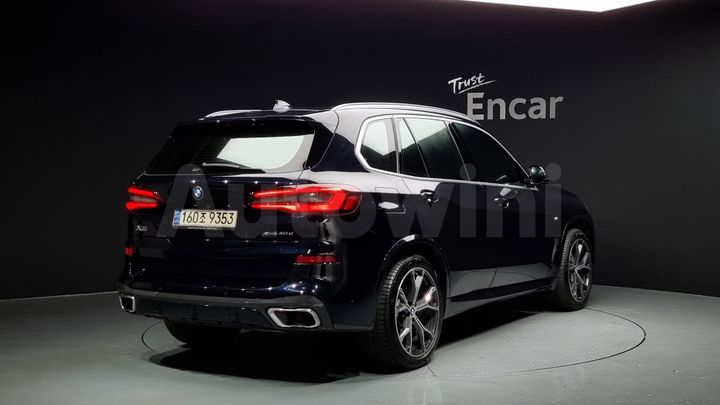 BMW X5 2021 — 2