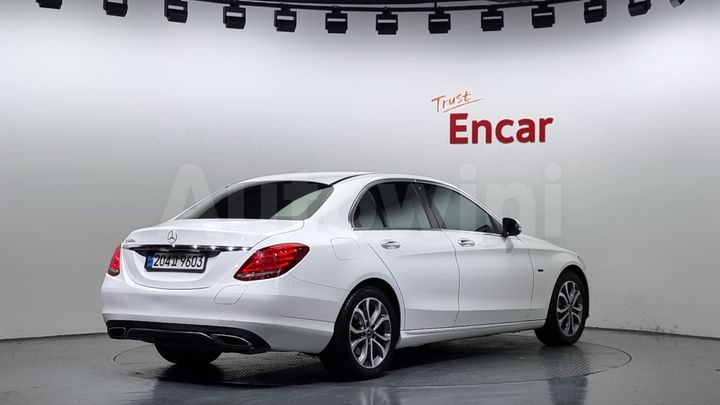 Mercedes Benz C Class 2018 — 2