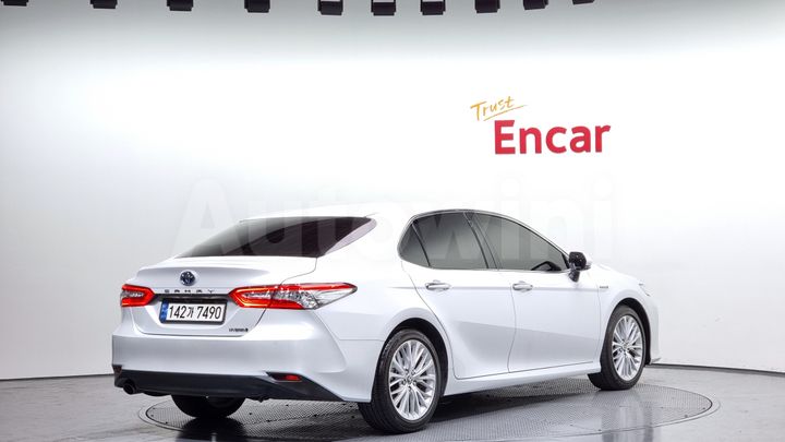 Toyota Camry 2021 — 2