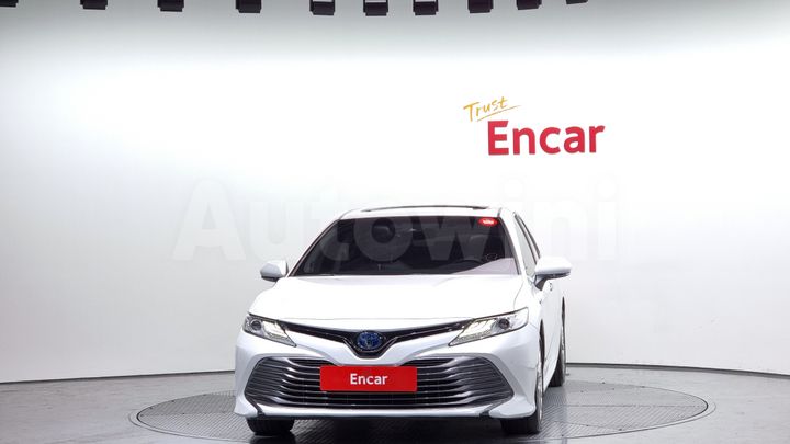 Toyota Camry 2021 — 3
