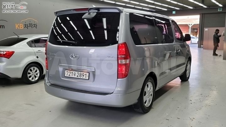 Hyundai Starex 2018 — 2