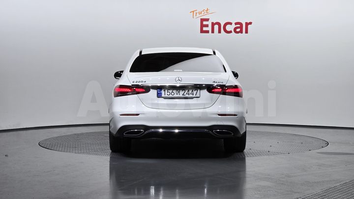 Mercedes-Benz E Class 2023 — 4