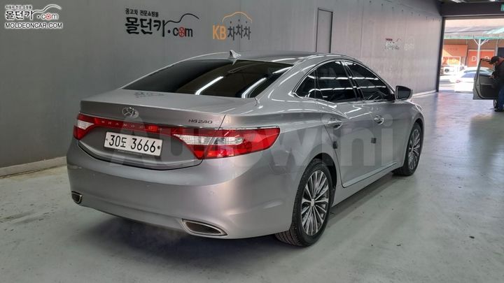 Hyundai Grandeur 2013 — 2