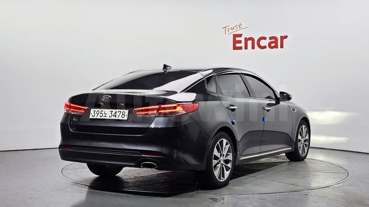 Kia K5 2017 — 2