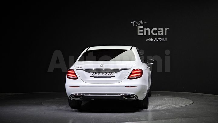 Mercedes-Benz E Class 2017 — 4