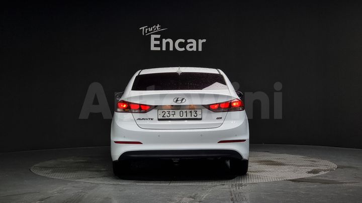 Hyundai Avante 2017 — 4