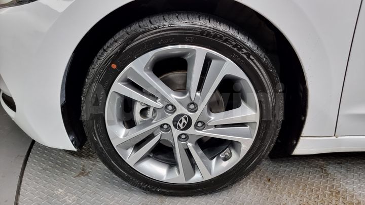 Hyundai Avante 2017 — 5