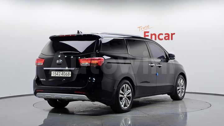 Kia Carnival 2017 — 2