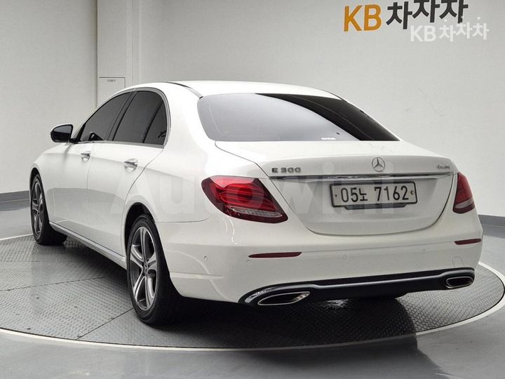 Mercedes-Benz E Class 2018 — 2