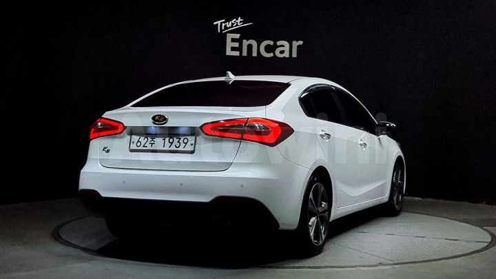 Kia K3 2015 — 2