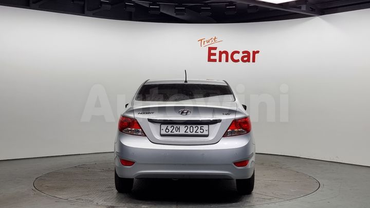 Hyundai Accent 2014 — 4