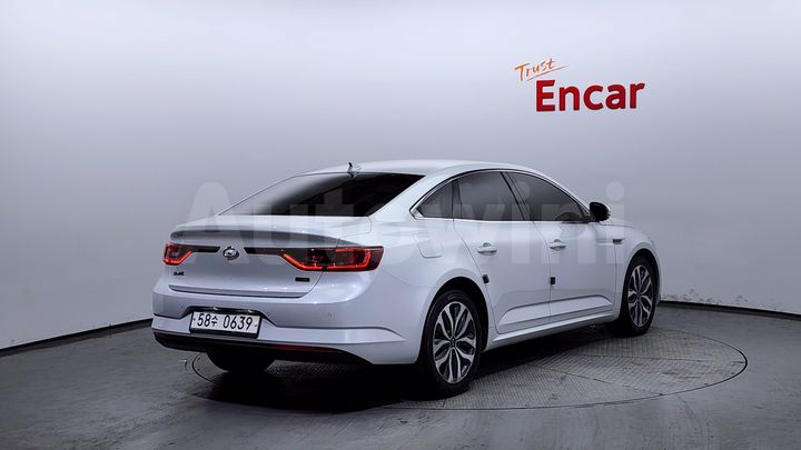 Renault SM6 2016 — 2