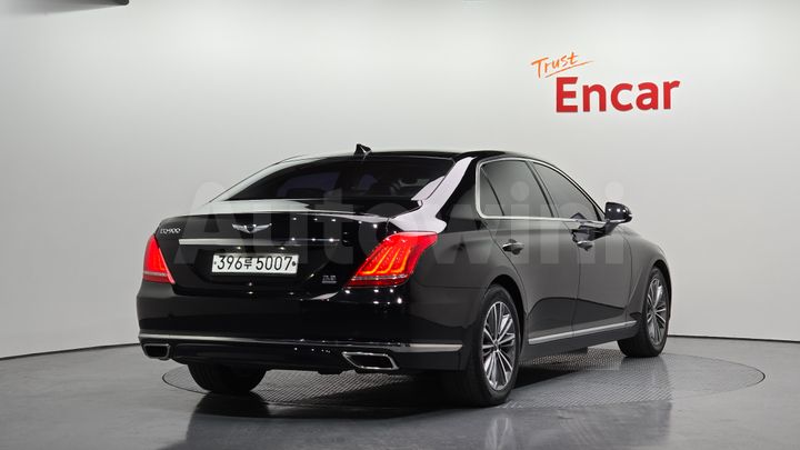 Genesis EQ900 2016 — 2