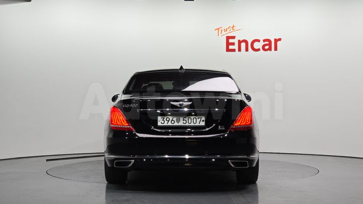 Genesis EQ900 2016 — 4