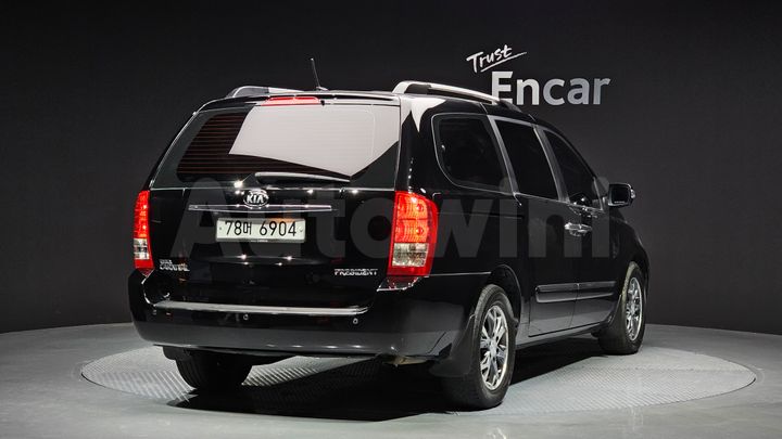 Kia Carnival 2013 — 2
