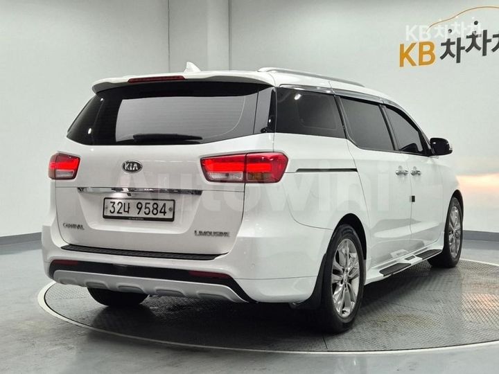 Kia Carnival 2018 — 3