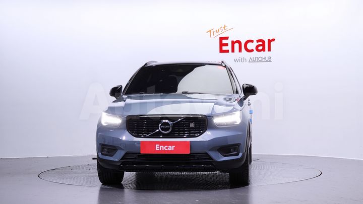Volvo XC40 2020 — 3