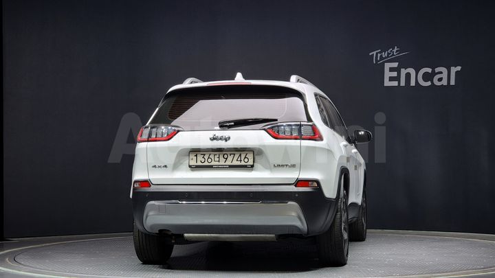 Jeep Cherokee 2020 — 4