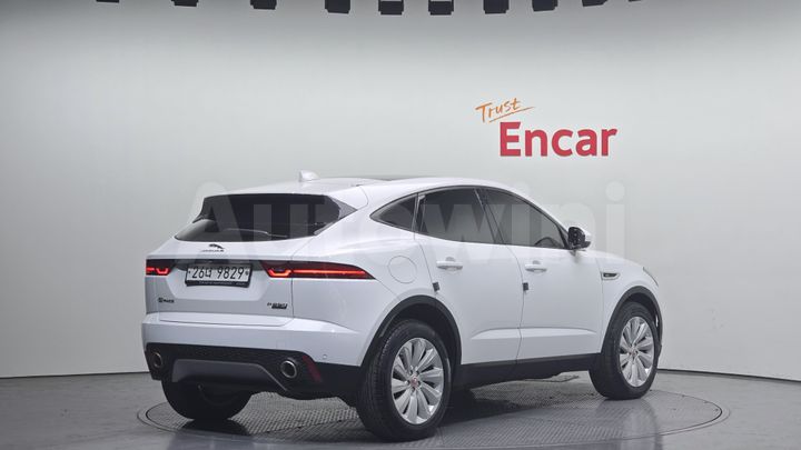 Jaguar E PACE