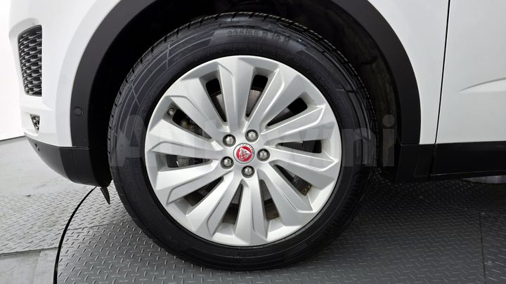 Jaguar E PACE