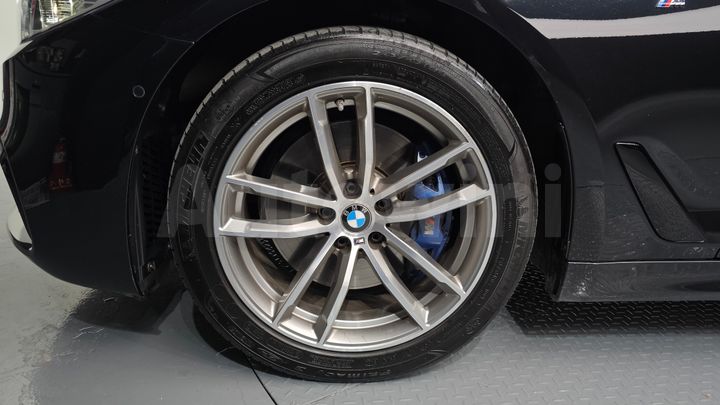 BMW 5 Series 2017 — 5