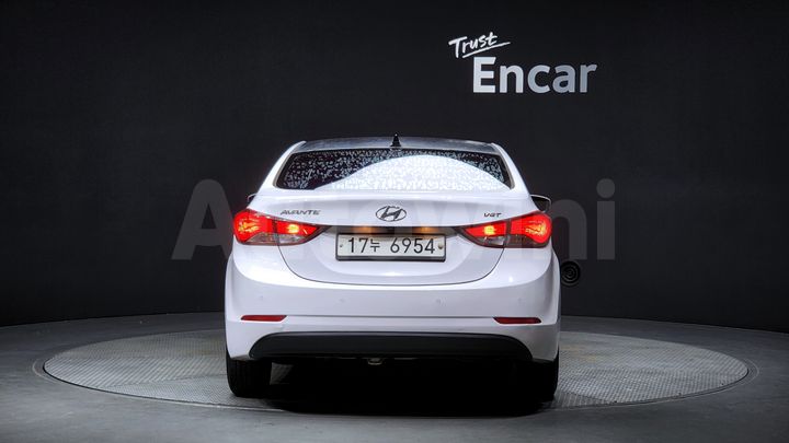 Hyundai Avante 2015 — 4
