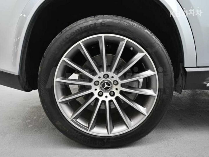 Mercedes Benz GLE Class 2024 — 5