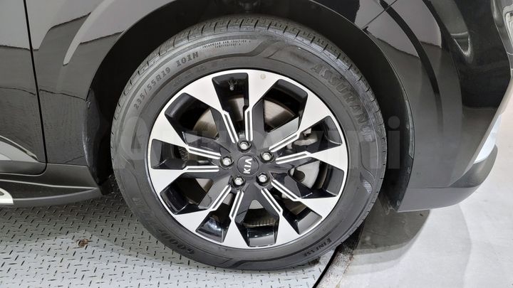 Kia Carnival 2021 — 5